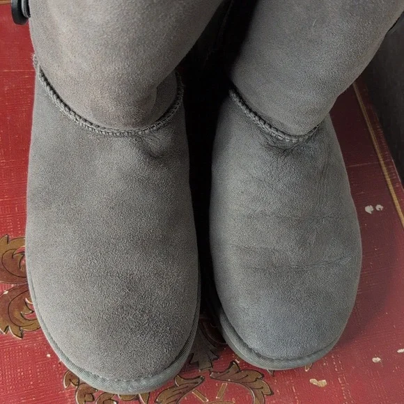 UGG Bailey Button Triplet Boot - Picture 7 of 7